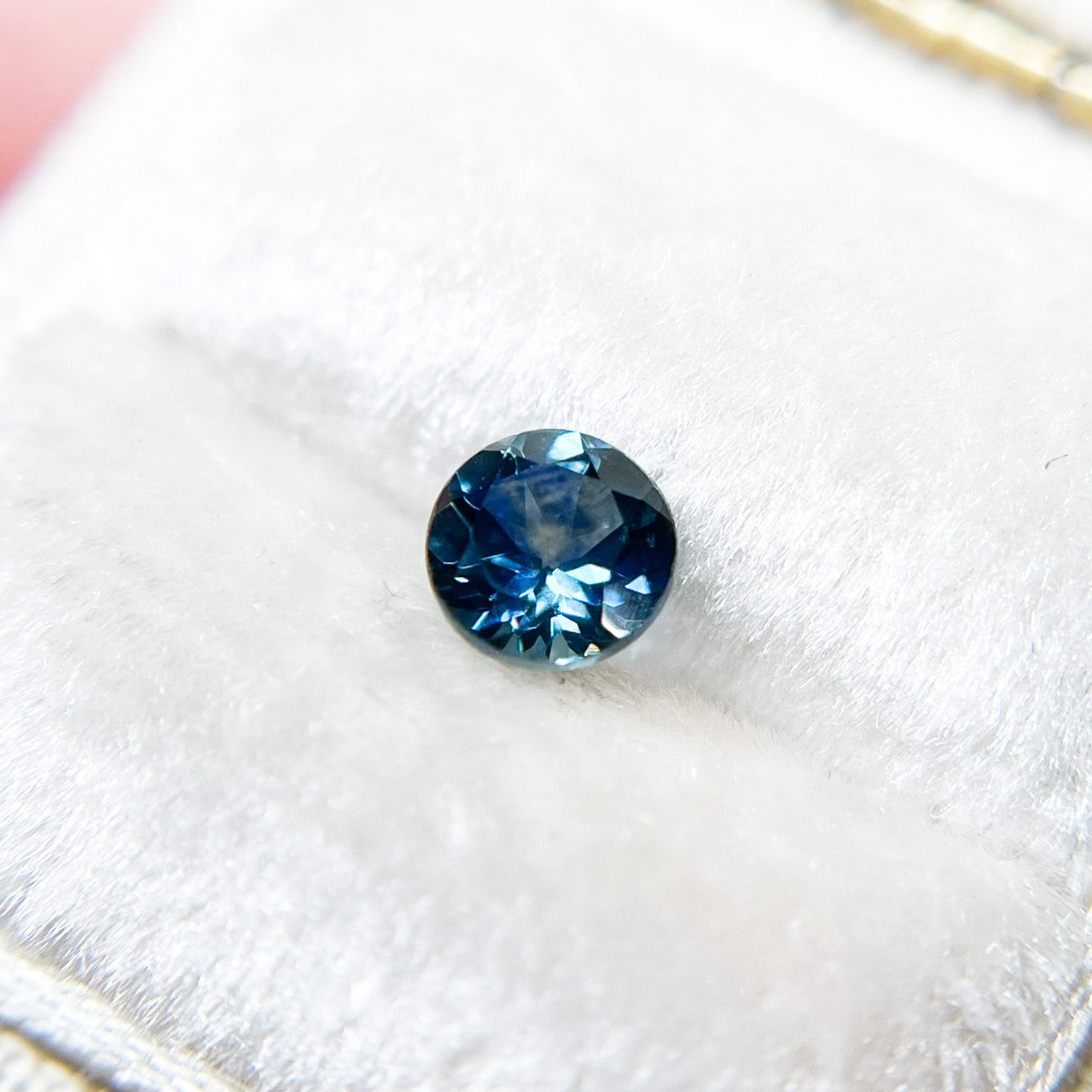 Round Denim Blue Montana Sapphire