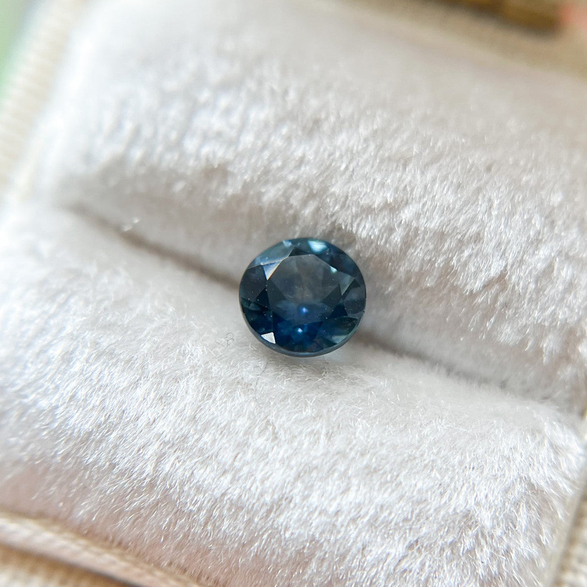 Round Denim Blue Montana Sapphire