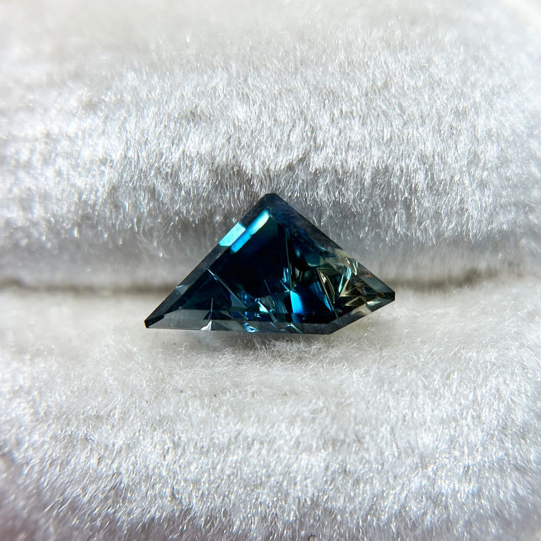 Parti Color Blue Green Australian Sapphire Dreamscape™ Cut by John Dyer