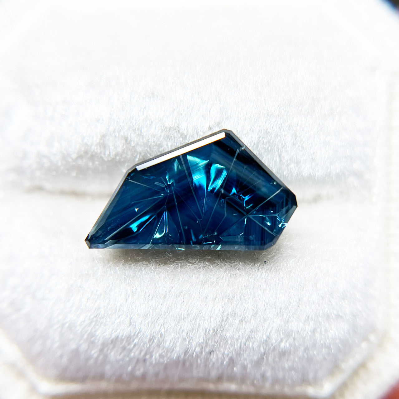 Blue Australian Sapphire Freeform Dreamscape™ Cut by John Dyer