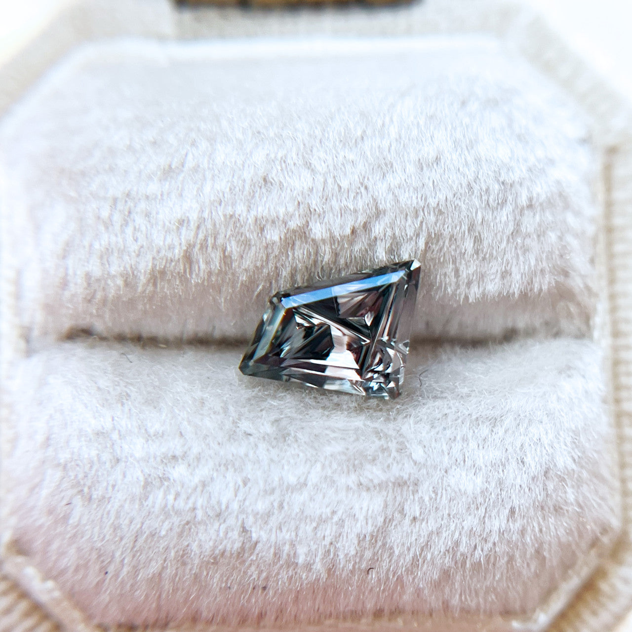 Silvery Teal Blue Freeform Montana Sapphire Dreamscape™ Cut by John Dyer