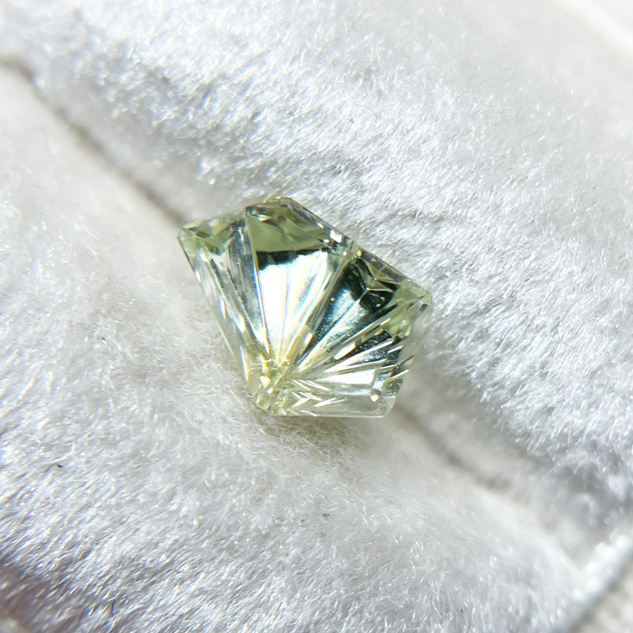 Yellow Green Montana Sapphire Freeform Dreamscape™ Cut by John Dyer