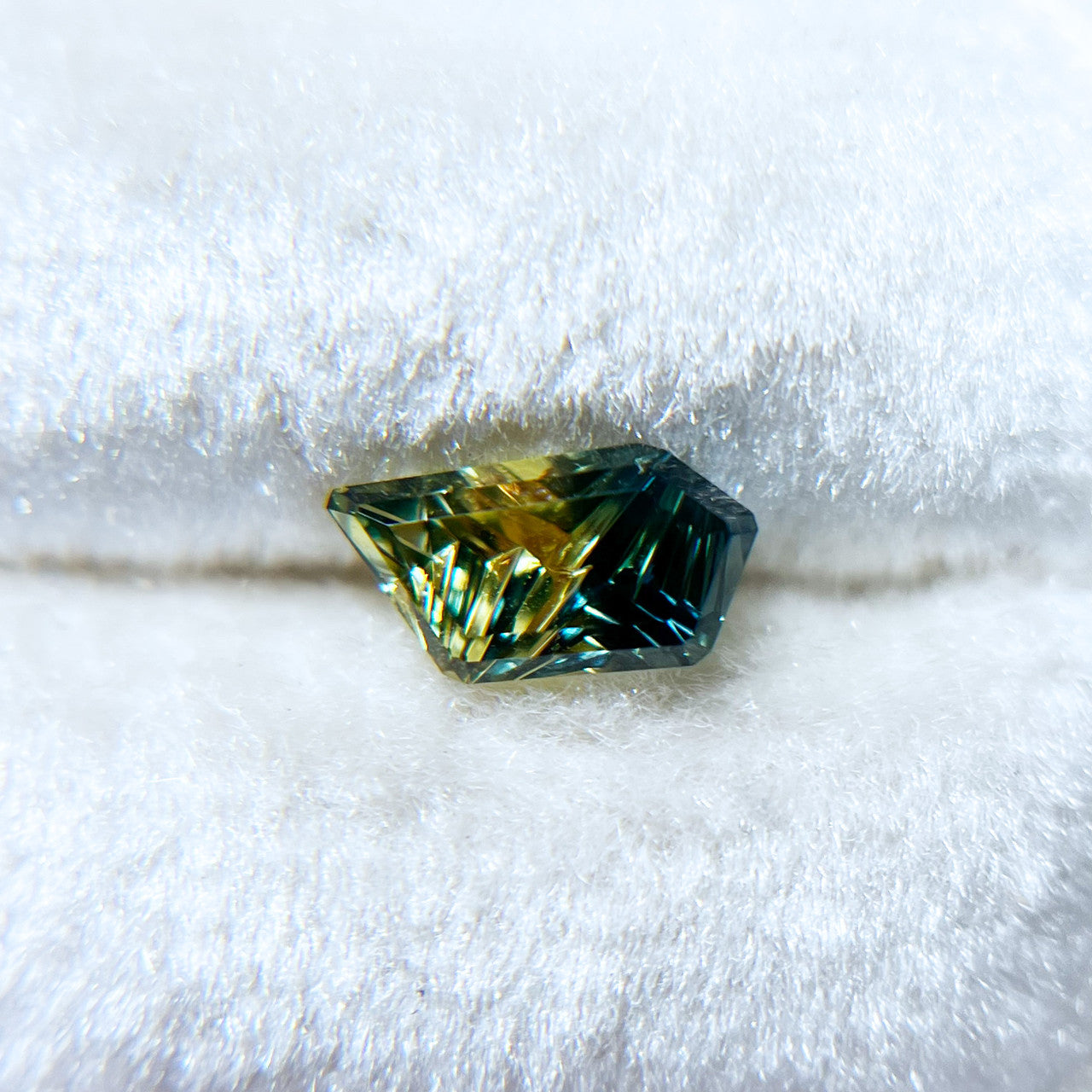 Parti Color Teal Lime Australian Sapphire Dreamscape™ Cut by John Dyer