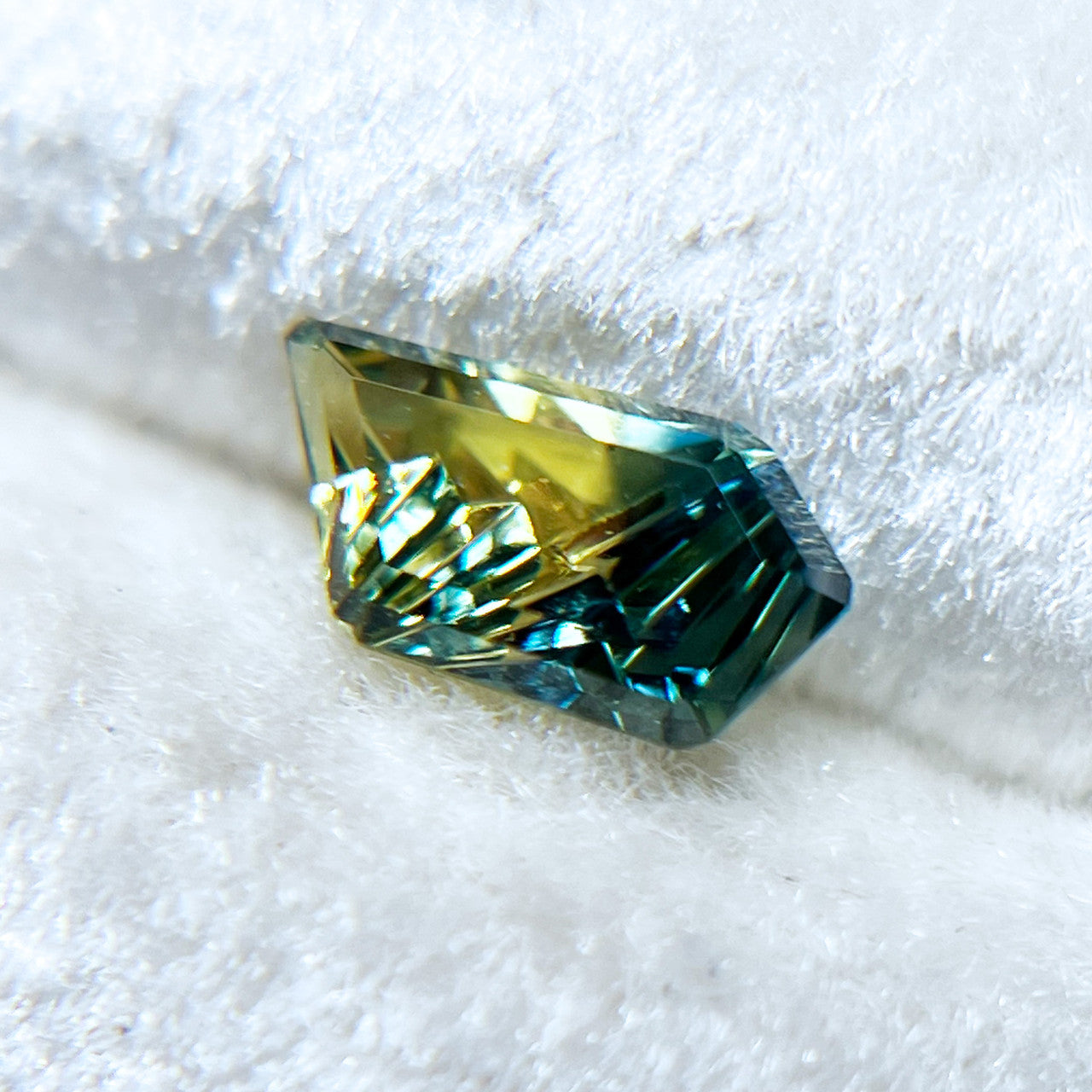 Parti Color Teal Lime Australian Sapphire Dreamscape™ Cut by John Dyer