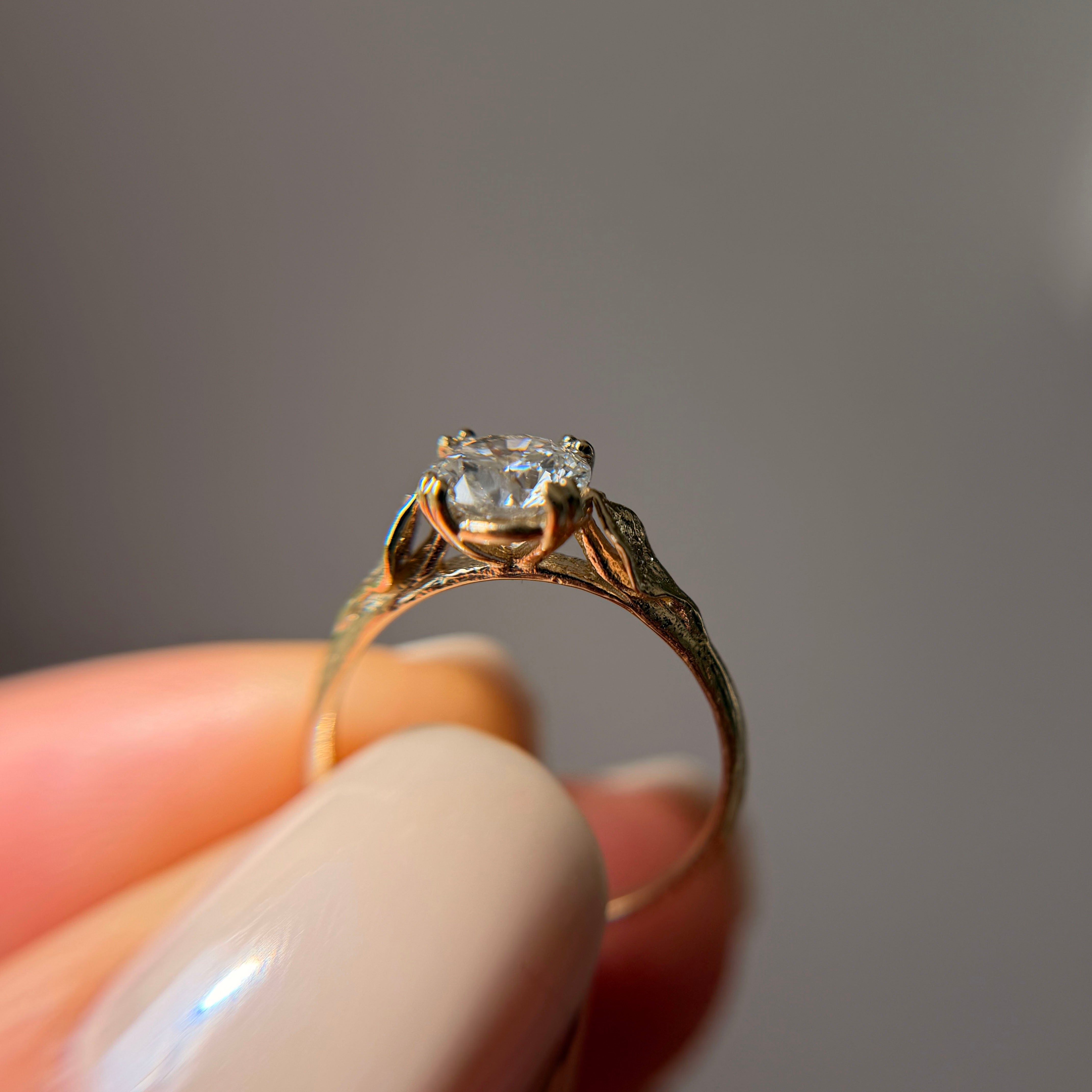 Aveline Leaf Ring