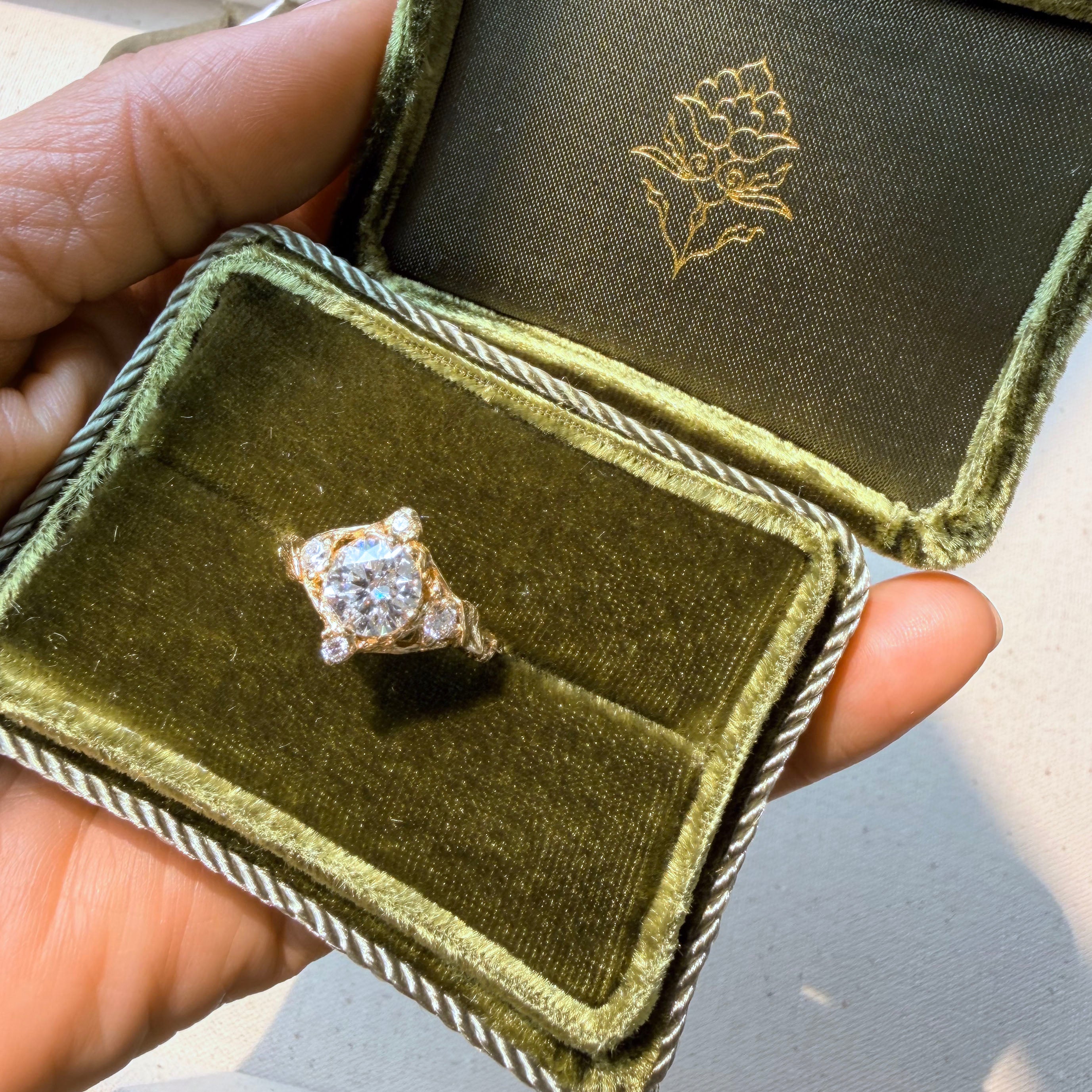 Velvet Ring Pochette