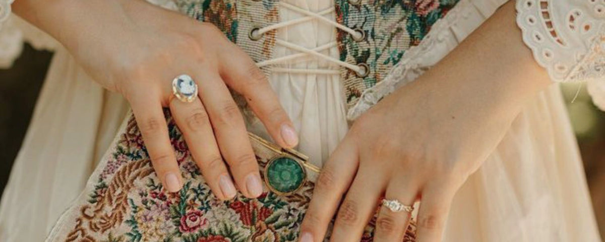 What ACOTAR Jewelry Pieces Would Feyre Wear?