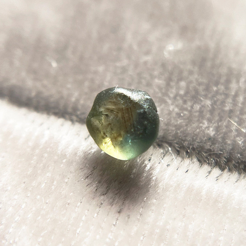 Rough Australian Bicolor Green Blue Sapphire
