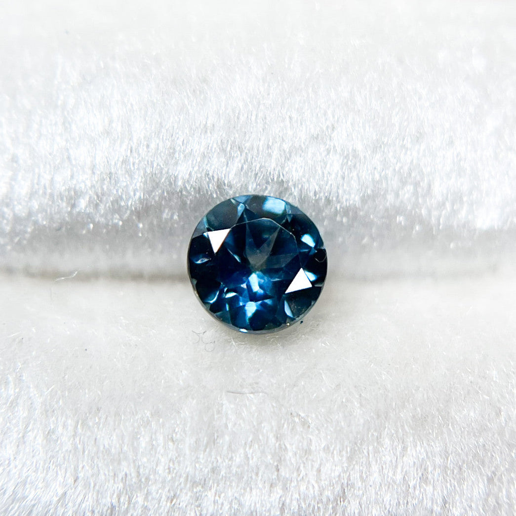 Round Denim Blue Montana Sapphire