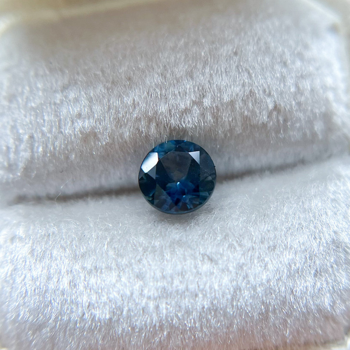 Round Denim Blue Montana Sapphire