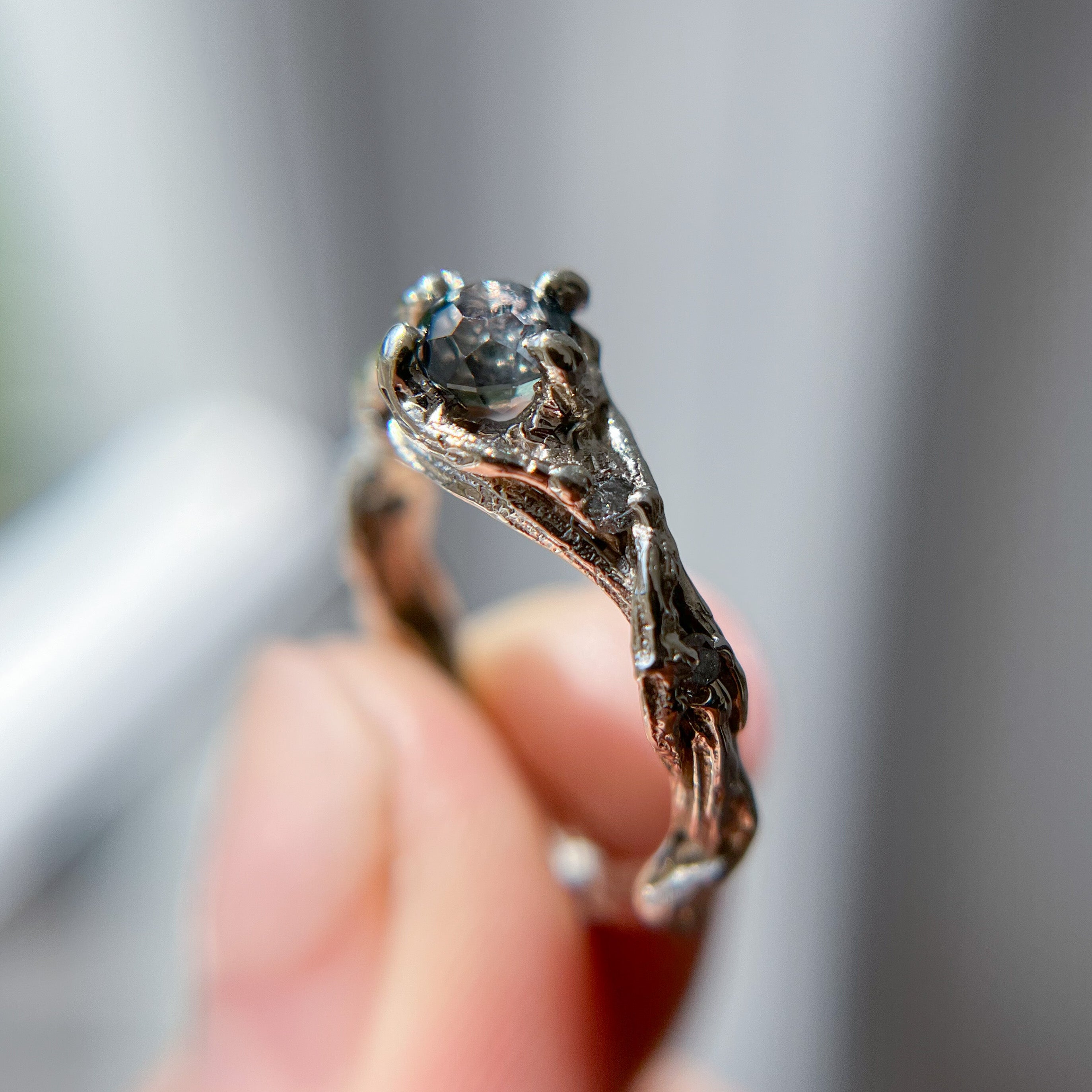 Woodland Solitaire Vine Setting | Olivia Ewing