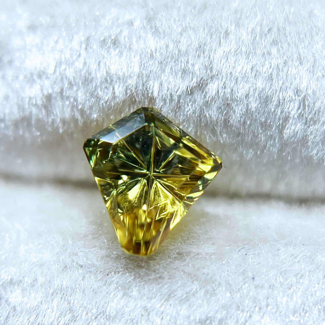 Golden Lime Green Parti Color Australian Sapphire StarBrite™ Cut by  John Dyer