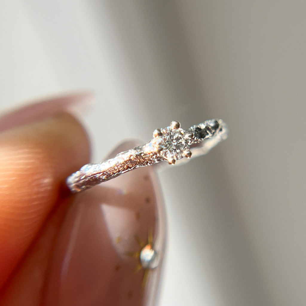 Lila Diamond Solitaire