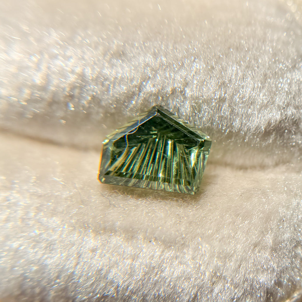 Fresh Green Australian Sapphire Dreamscape™ Cut by John Dyer