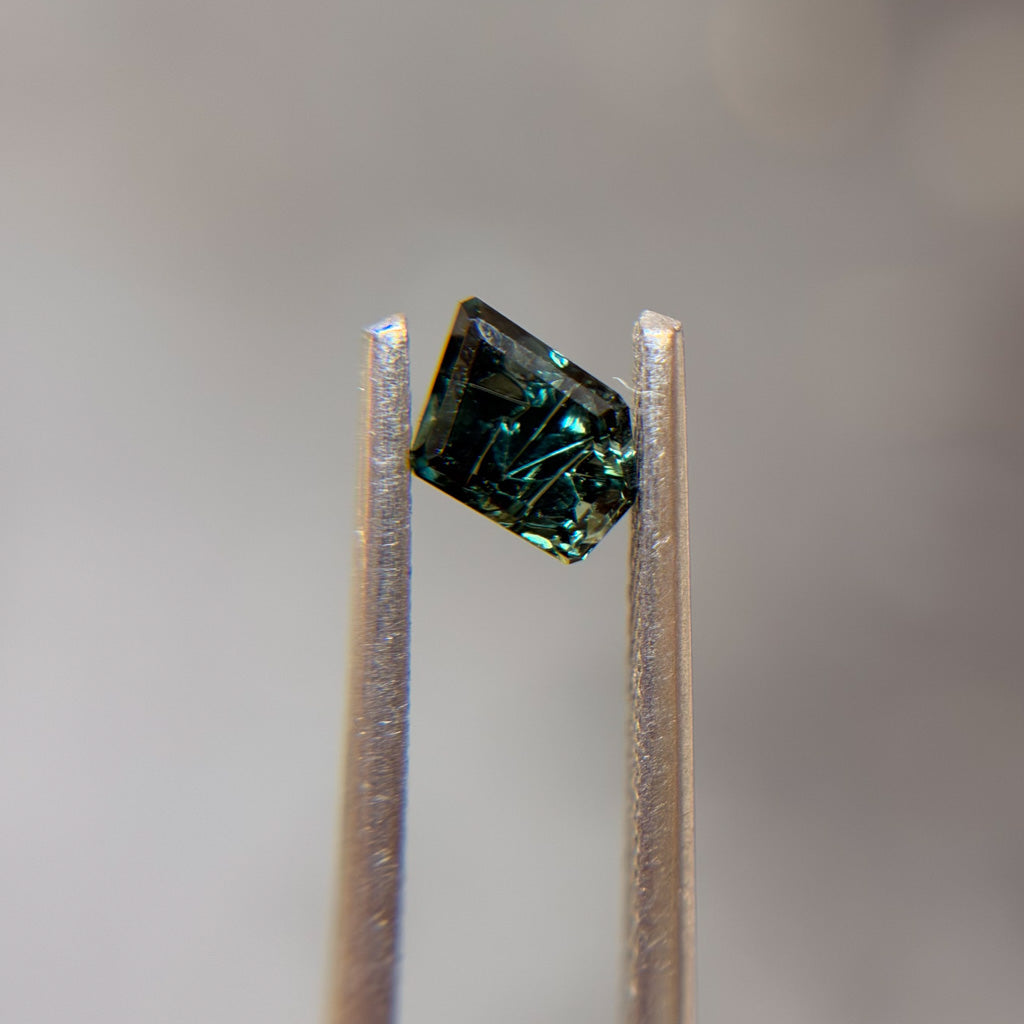 Crystal Teal Blue Australian Sapphire Dreamscape™ Cut by John Dyer