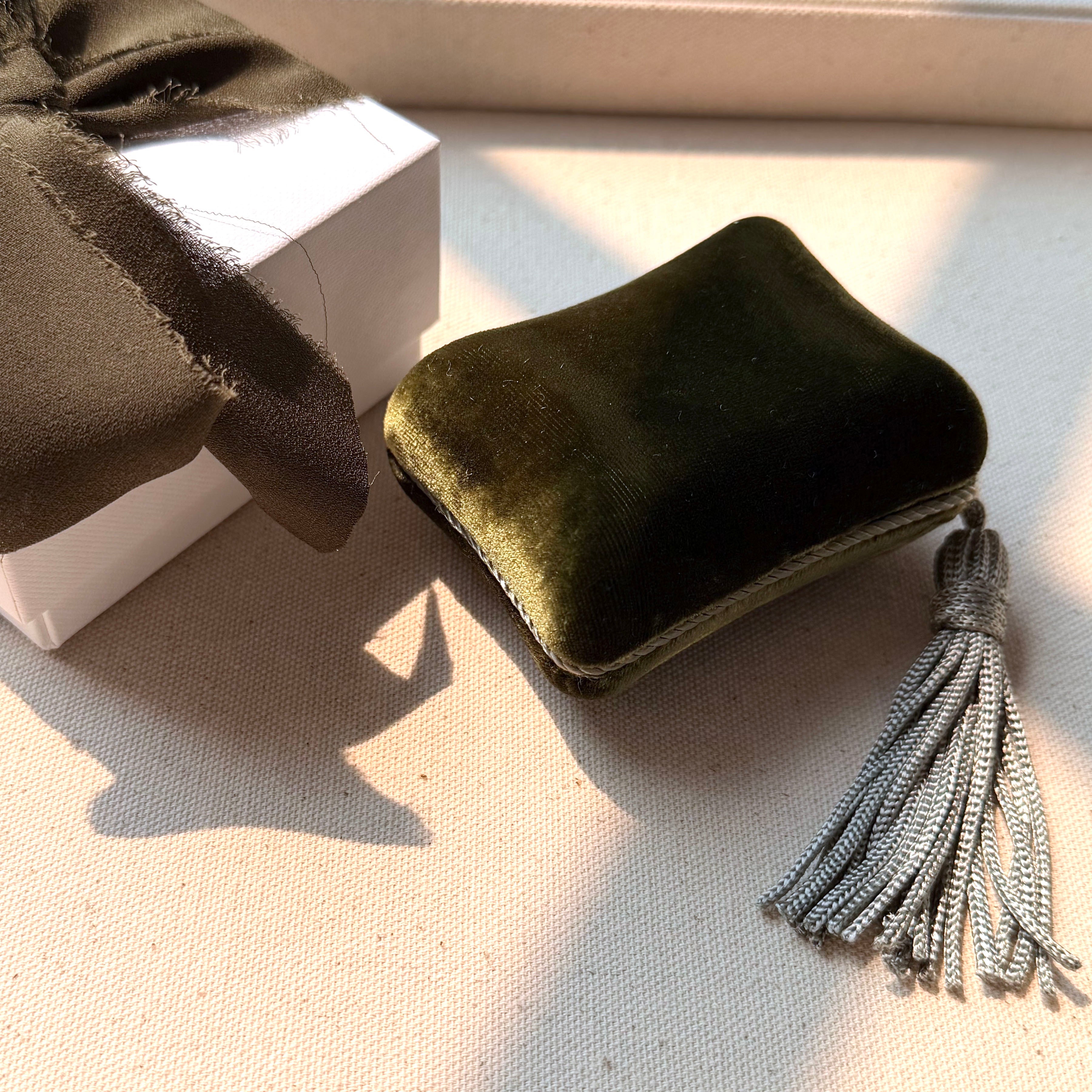 Velvet Ring Pochette