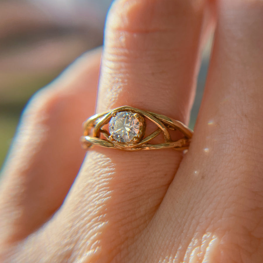 Laurel Diamond Solitaire