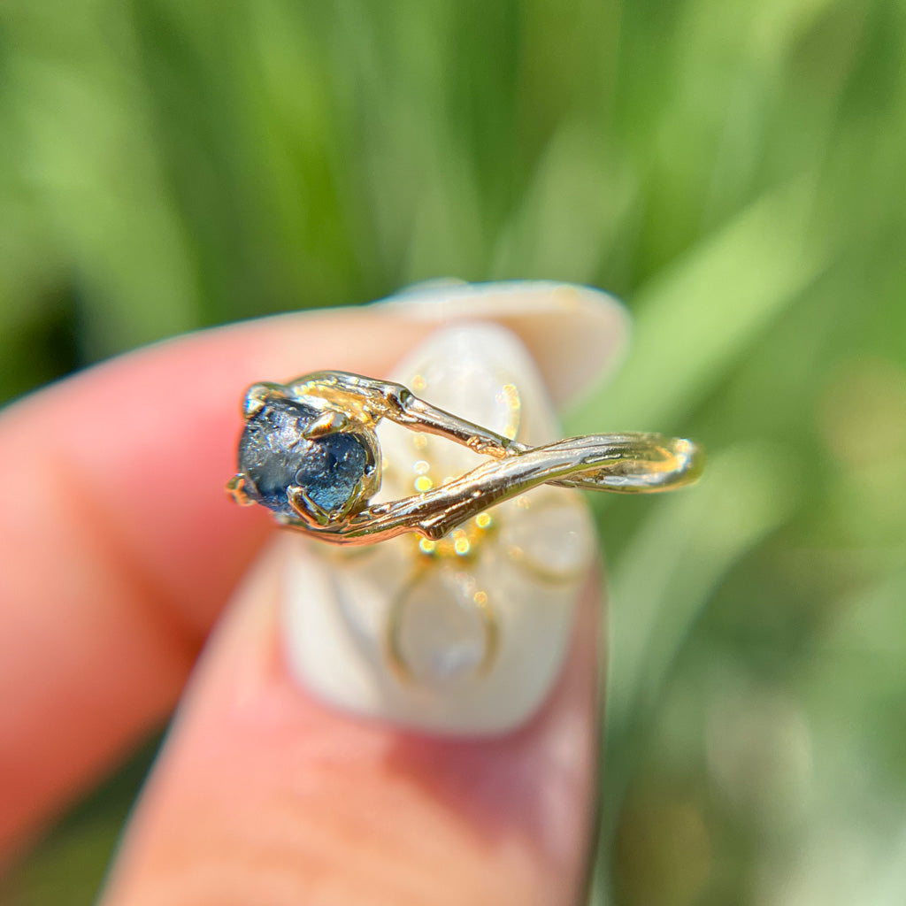 Petite Unity w/Montana Sapphire